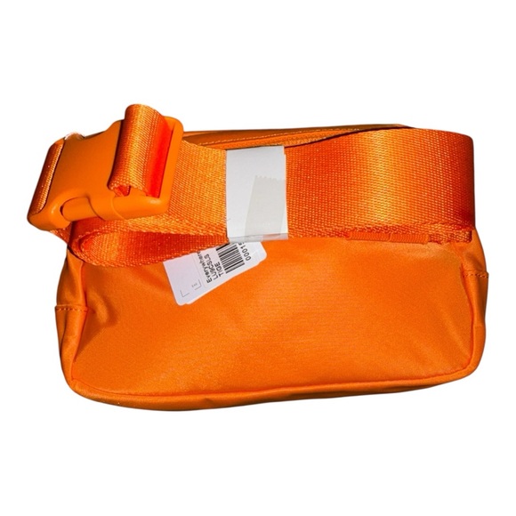 Lululemon Everywhere Belt Bag 1L Campus Tiger NWT Sold Out - Picture 6 of 9